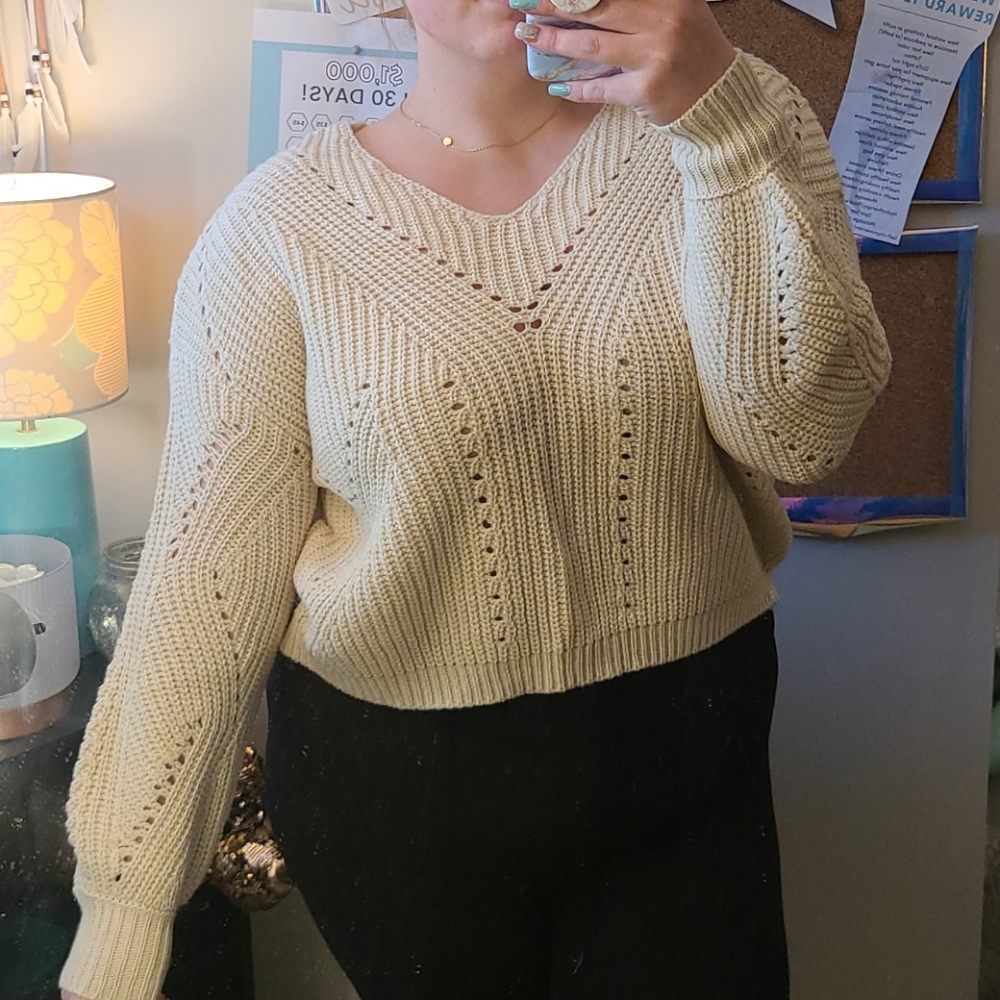 Comfortable Crop Sweater 😌